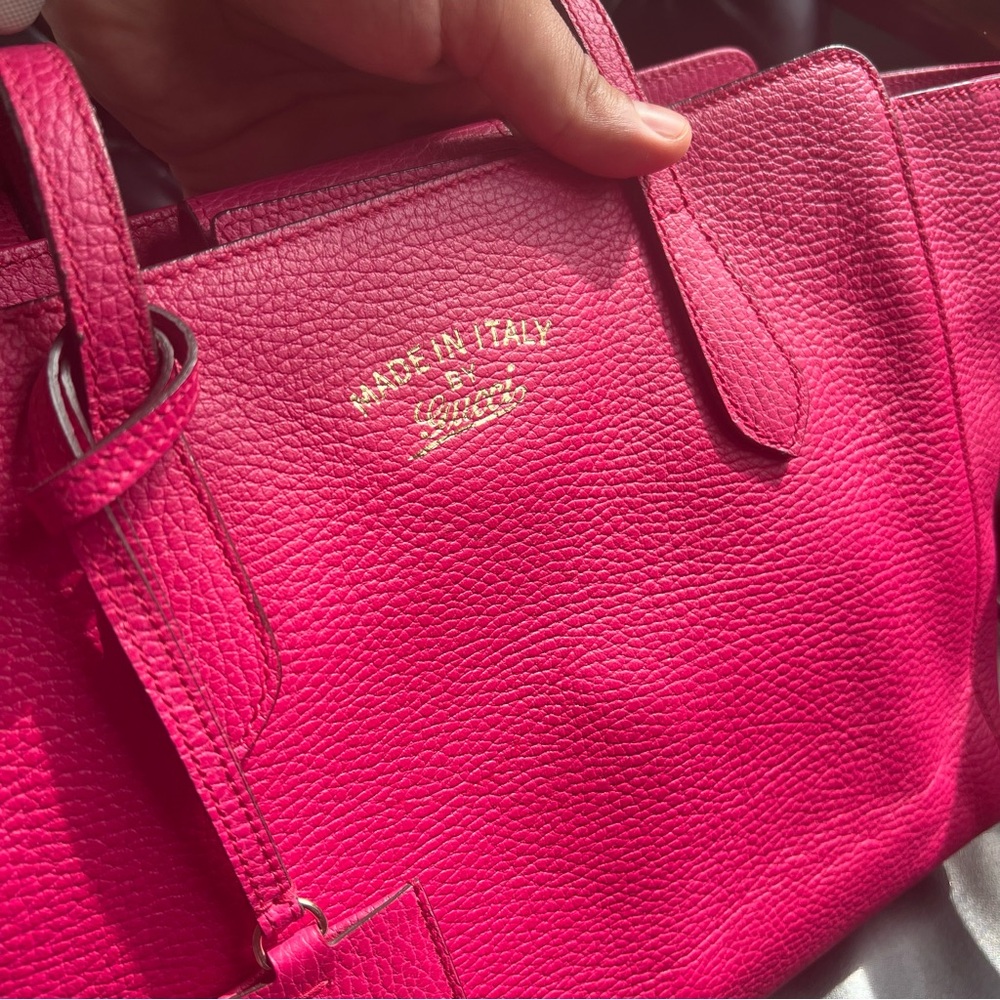 GUCCI Interlocking G Swing Tote - Picture 10 of 14